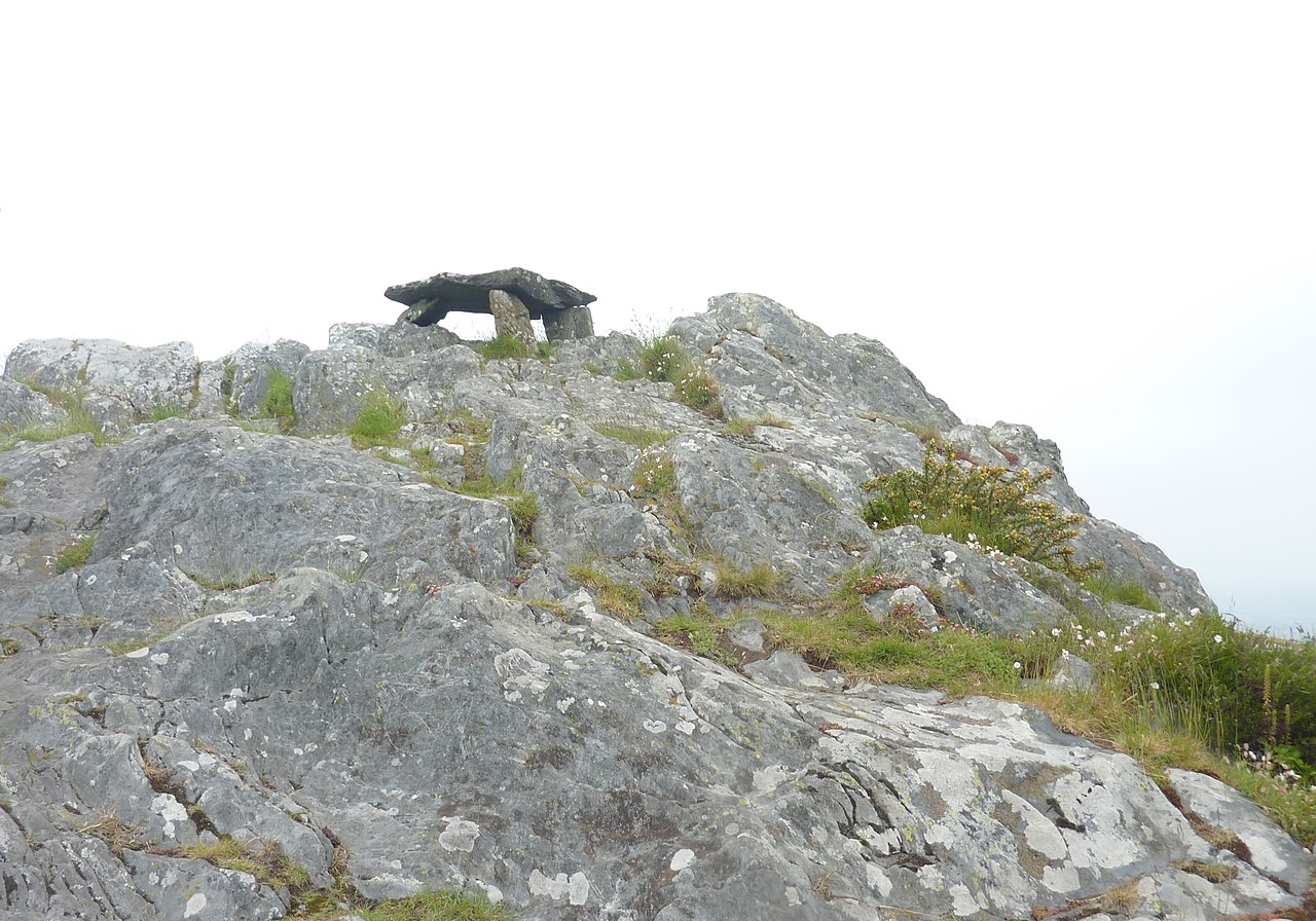 343_Gouezec_La_Roche_du_Feu